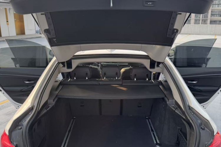 Used BMW 3 Series GT 2017 320i Sport Edition
