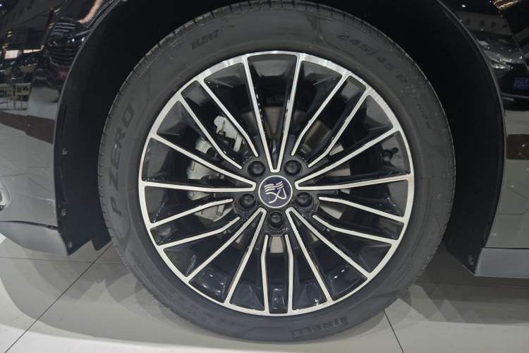 Used BYD Han 2023 DM-i Champion Edition 121KM Prestige Model
