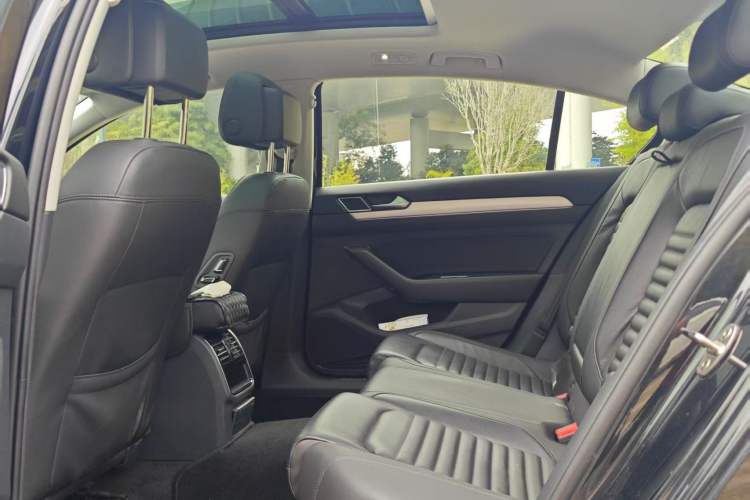 Used Volkswagen Magotan 2019 330TSI DSG Leading Edition China V Standard
