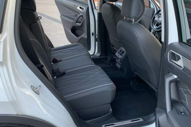 Used Volkswagen Tiguan L 2023 330TSI Automatic Two-Wheel Drive R-Line Enjoyment Edition