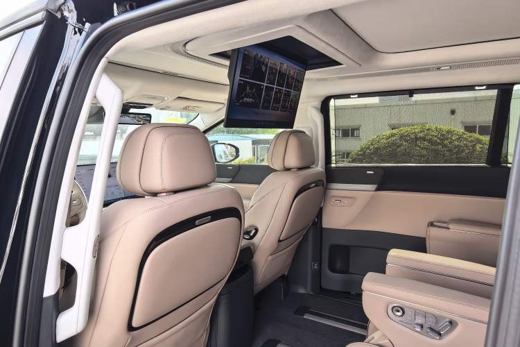 Used XPeng X9 2025 740 Ultra-Long Range Max
