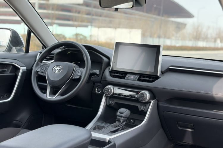 Used Toyota RAV4 2022 2.0L CVT Two-Wheel Drive Fashion Edition