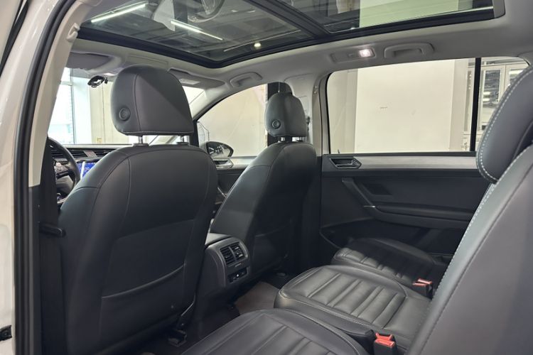 Used Volkswagen Touran 2016 Volkswagen Touran L 280TSI DSG Comfort Edition
