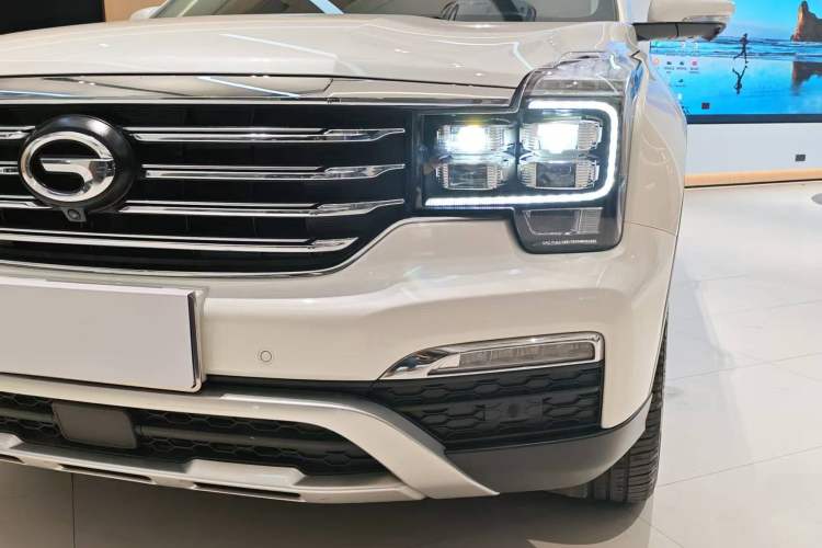 Used GAC Trumpchi GS8 2017 320T Two-Wheel Drive Luxury Smart Connectivity Version (7 Seats)
