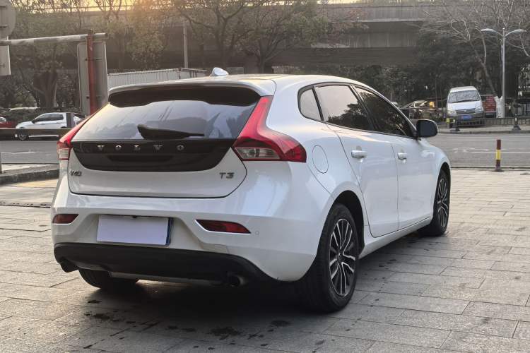 Used Volvo V40 2017 T3 Zhiyi Edition