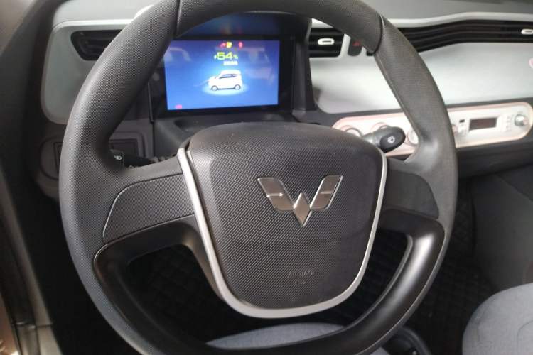 Used Wuling Hongguang MINIEV 2022 Macaron Premium Model – Lithium Ternary Battery
