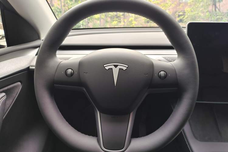 Used Tesla Model Y 2024 Rear-Wheel-Drive Version
