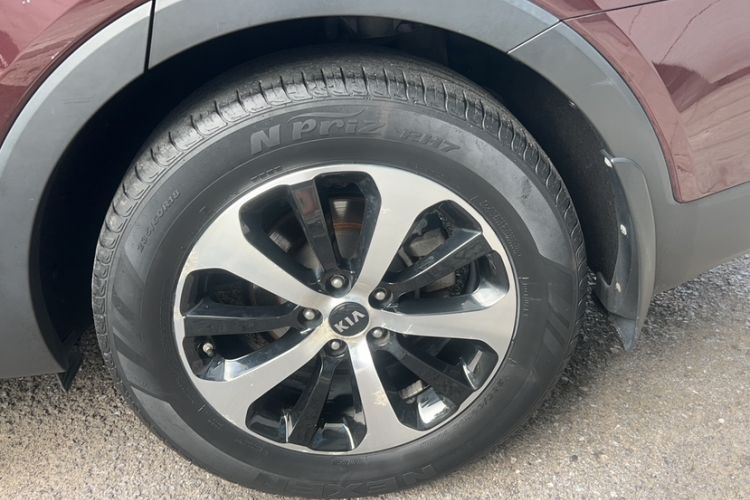 Used Kia Sorento 2015 Sorento L 2.4L Gasoline 4WD Elite Edition 5 Seats China IV Standard
