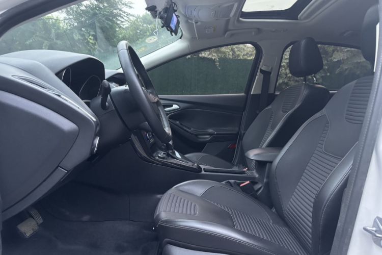 Used Ford Focus 2017 Hatchback 1.6L Automatic Fashion Edition Smart Drive Version
