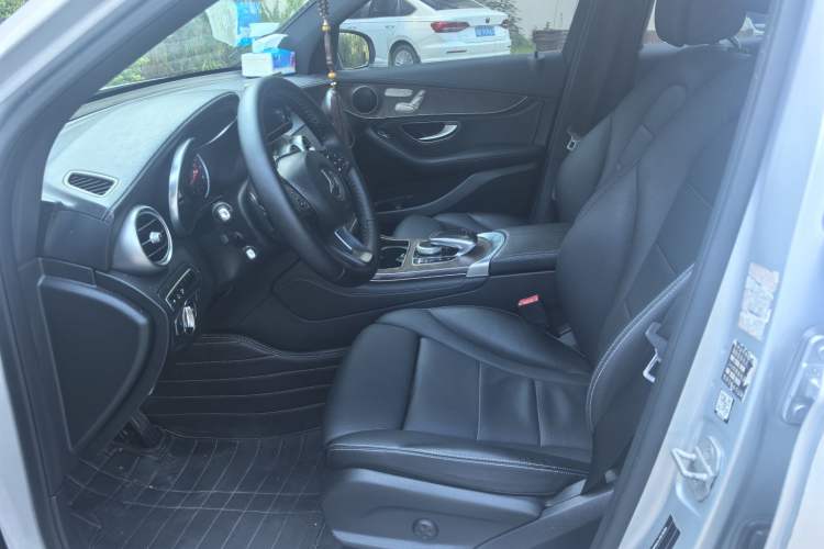 Used Mercedes-Benz GLC 2016 GLC 300 4MATIC Dynamic Model
