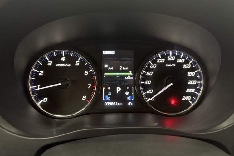 Used Mitsubishi Outlander 2019 2.4L 4x4 Zhi Xiang Edition 5 Seats China VI Standard
