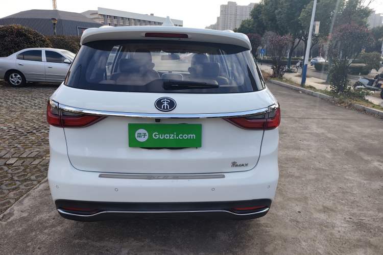 Used BYD Song MAX 2018 1.5T Automatic Smart Connect Elite Model with 6 Seats