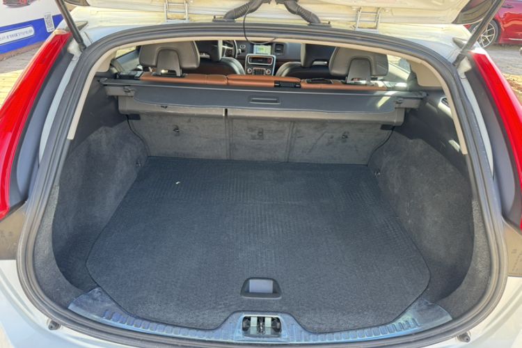 Used Volvo V60 2015 T5 Zhiya Edition
