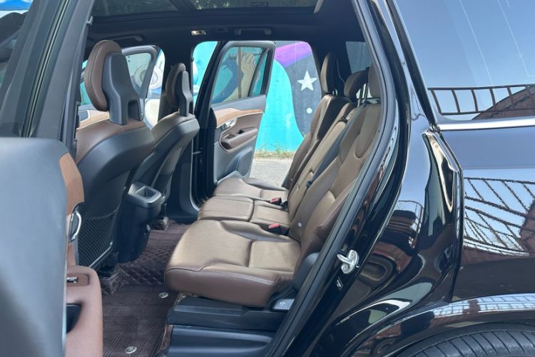 Used Volvo XC90 2022 B5 Smart Drive Luxury Edition 5 Seats
