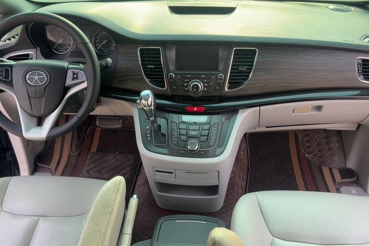 Used  Refine M5 2013 2.0T Gasoline Automatic Business Edition
