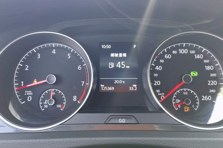 Used Volkswagen Golf 2017 1.6L Automatic Comfort Million-Vehicle Anniversary Edition
