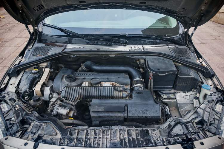 Used Volvo S60 2015 S60L 2.0T Zhiyuan Edition
