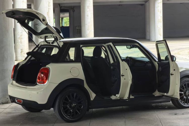 Used  MINI 2016 1.5T COOPER Five-Door Edition
