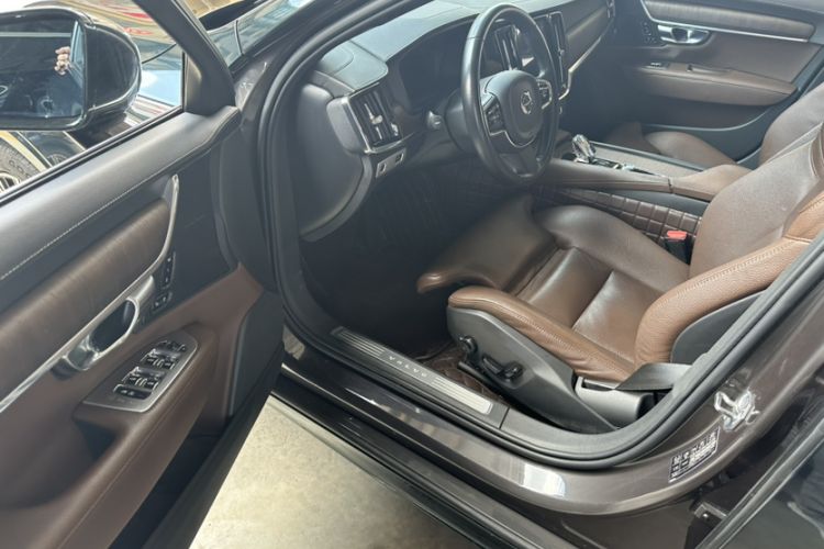 Used Volvo S90 2021 B5 Zhiyuan Luxury Edition

