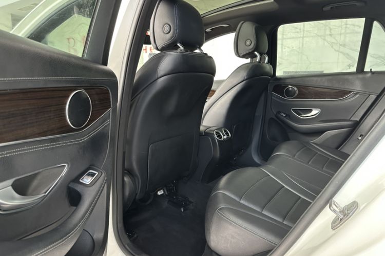 Used Mercedes-Benz GLC 2016 GLC 260 4MATIC Luxury Model