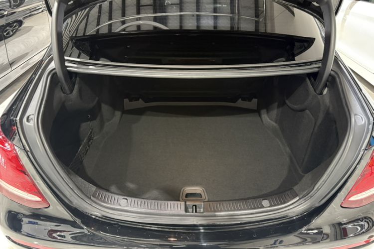 Used Mercedes-Benz E-Class 2018 Facelift E 200 L Sport 4MATIC