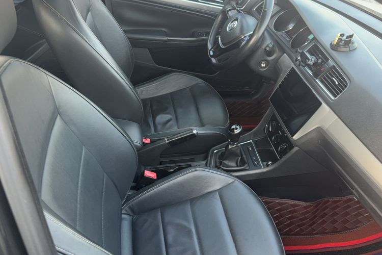 Used Volkswagen Lavida 2015 1.6L Manual Comfort Edition