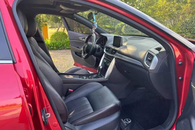 Used Mazda CX-4 2018 2.0L Automatic Two-Wheel Drive Blue Sky Premium Upgrade Version China VI Standard
