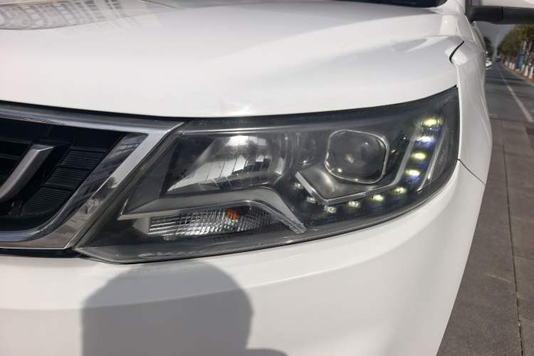 Used Geely Auto Vision X6 2016 1.8L Manual Luxury Edition
