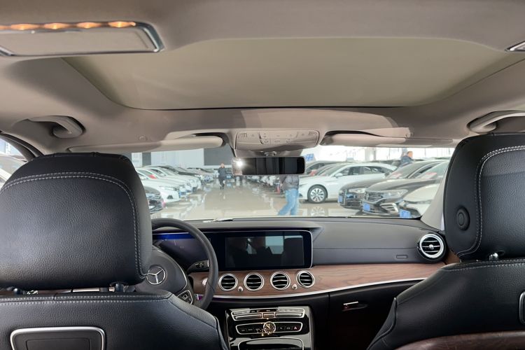 Used Mercedes-Benz E-Class 2016 E 300 L Stylish Model
