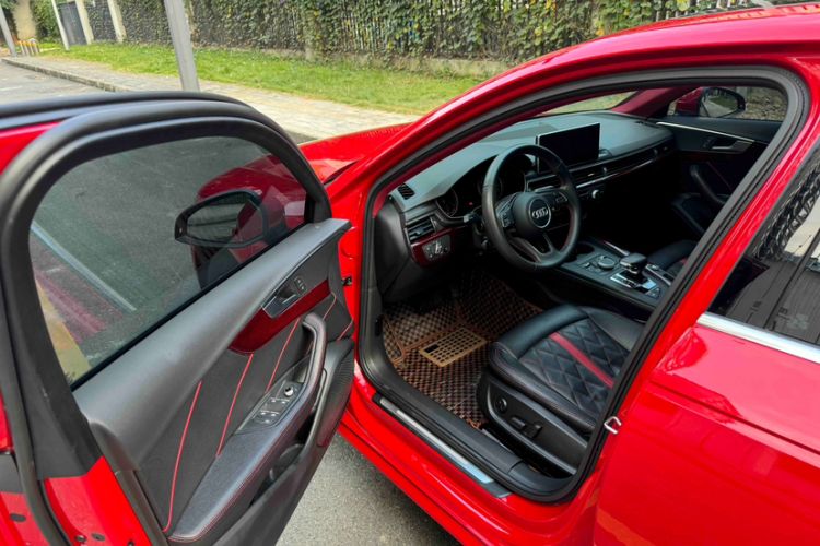 Used Audi A4L 2017 40 TFSI Ambition Edition
