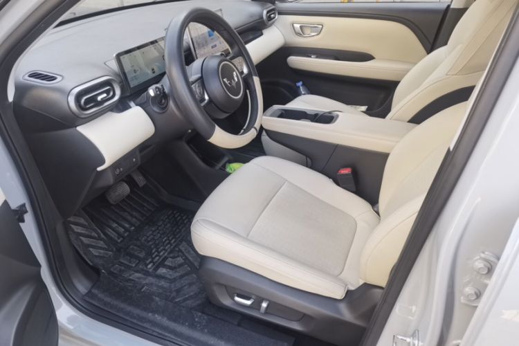 Used Wuling Bingo PLUS 2024 330 km Range Five-Seater Version
