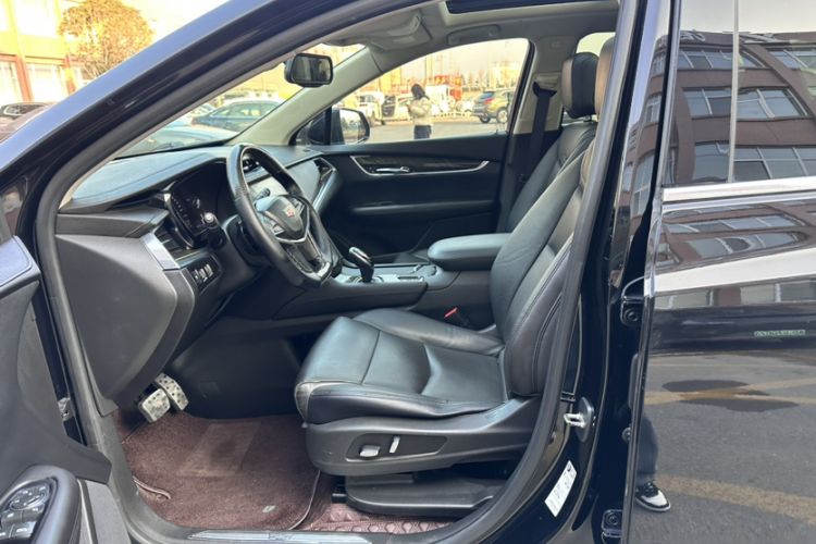 Used Cadillac XT5 2017 Anniversary Edition 25T Luxury Model
