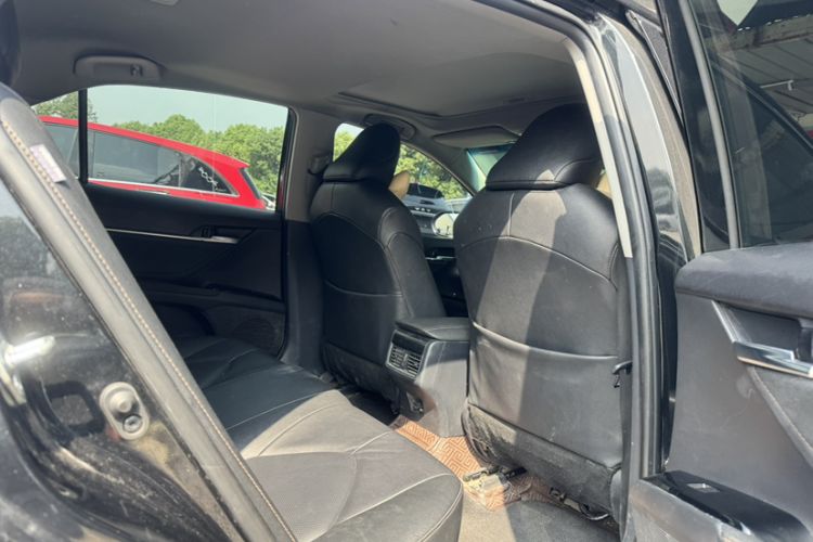 Used Toyota Camry 2021 2.0G Luxury Edition
