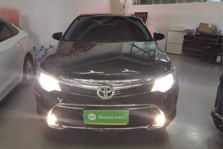 Used Toyota Camry 2016 2.0G 10th Anniversary Luxury Edition
