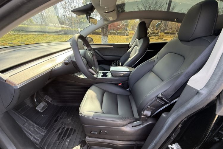 Used Tesla Model Y 2022 Rear-Wheel-Drive Version
