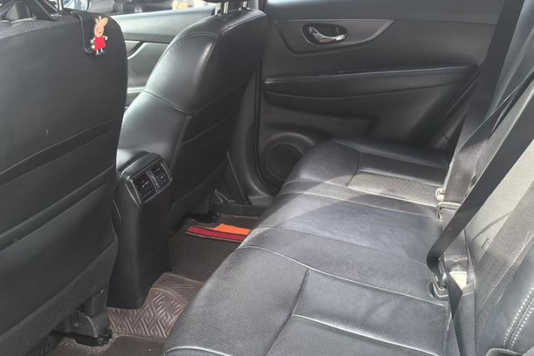 Used Nissan X-Trail 2016 2.0L CVT Smart Enjoyment Version 4WD