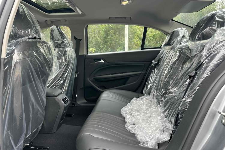 Used Peugeot 408 2022 1.6T Light-Chasing Edition
