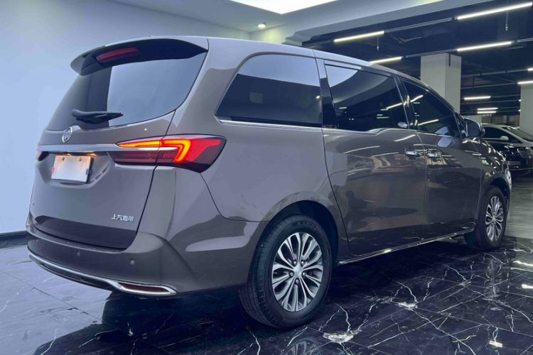 Used Buick GL8 2023 Facelifted Land Cruiser Executive Luxury Version
