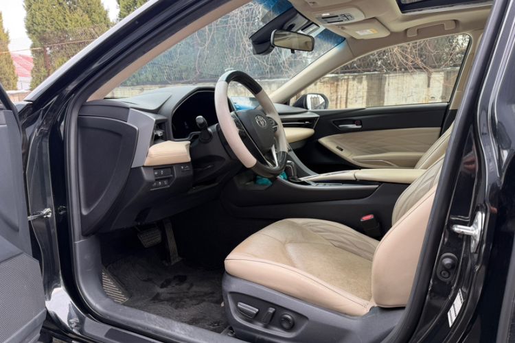 Used Toyota Avalon 2019 Dual-Engine 2.5L XLE Prestige Version China VI Standard