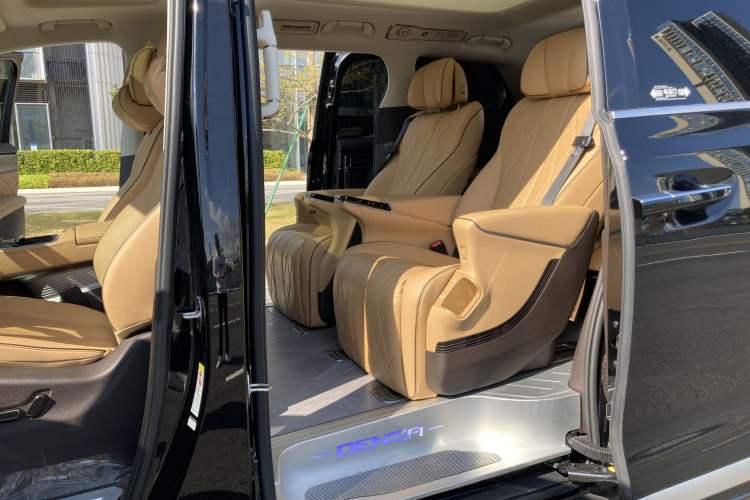 Used Denza D9 2024 DM-i 980 Four-Wheel Drive Prestige Model