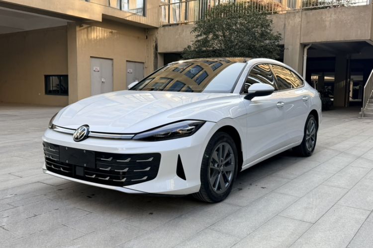 Used Volkswagen Lamando 