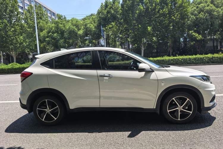 Used Honda Vezel 2020 1.5L CVT Pioneer Edition
