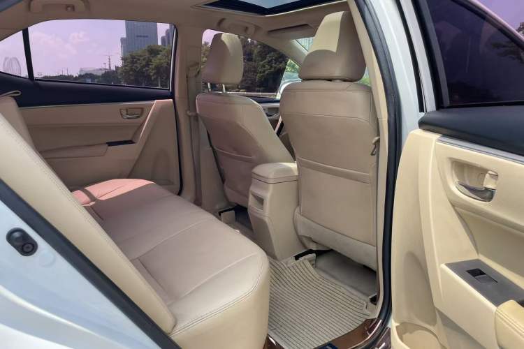 Used Toyota Corolla 2016 Dual-Engine 1.8L E-CVT Elite Edition
