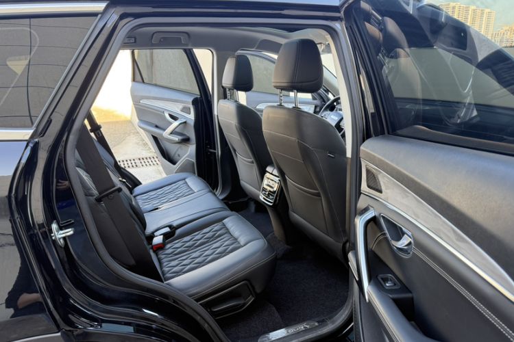 Used Jetour X70 PLUS 2023 1.5T DCT Brave PLUS 5-Seater
