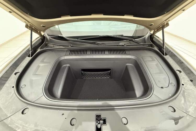 Used  #5 2024 Long-Range Journey Luxury Edition