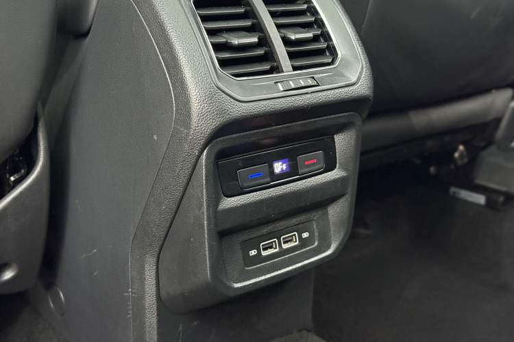 Used Volkswagen Tiguan L 2021 330TSI Automatic Two-Wheel Drive R-Line Flagship Edition
