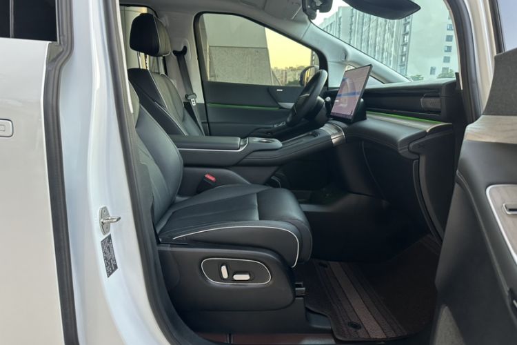 Used XPeng X9 2024 702 Ultra-Long Range Max