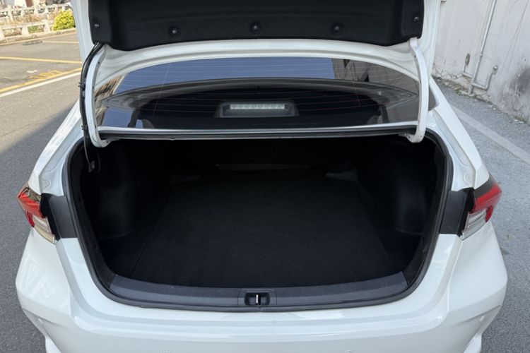 Used Toyota Corolla 2021 Dual-Motor 1.8L E-CVT Elite Edition
