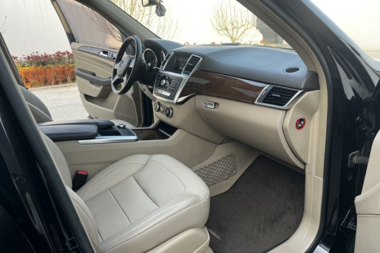 Used Mercedes-Benz M-Class 2015 ML 400 4MATIC Dynamic Model
