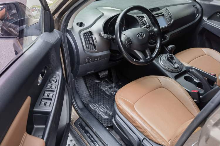 Used Kia Sportage R 2014 2.0L Automatic Two-Wheel Drive GLS Trim
